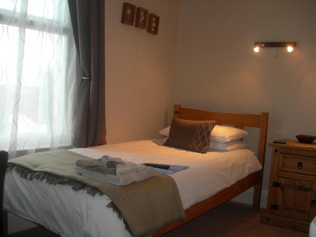 The Lodge Swindon Room photo