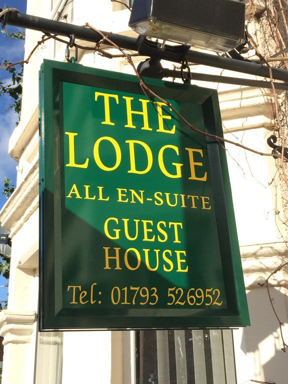The Lodge Swindon Exterior photo